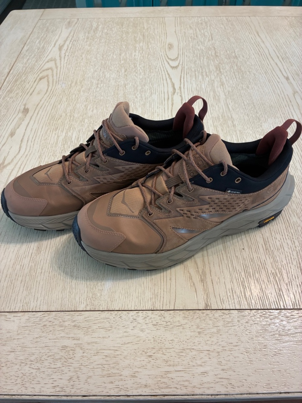 Men’s Hoka Anacapa Low GTX Hiking Sneaker Shoes (Brown/Tan/Black)